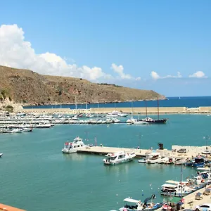 https://roberto-guest-house.sicilyhotelsitaly.net