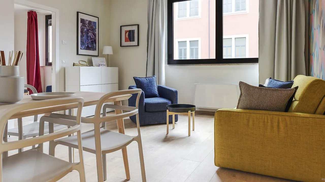 Italianway-Bergonzoli Place Milan 0*,  Italy
